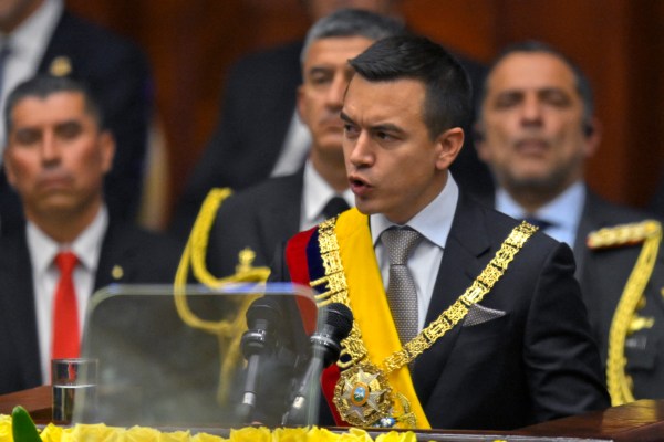 Даниел Нобоа положи клетва като нов президент на Еквадор обещавайки
