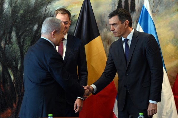 Испанският премиер Педро Санчес призова за създаването на жизнеспособна палестинска