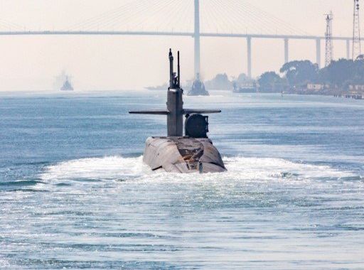 Una foto condivisa dal Comando Centrale degli Stati Uniti sembra mostrare un sottomarino lanciamissili in fase di dispiegamento.  (Comando Centrale degli Stati Uniti)