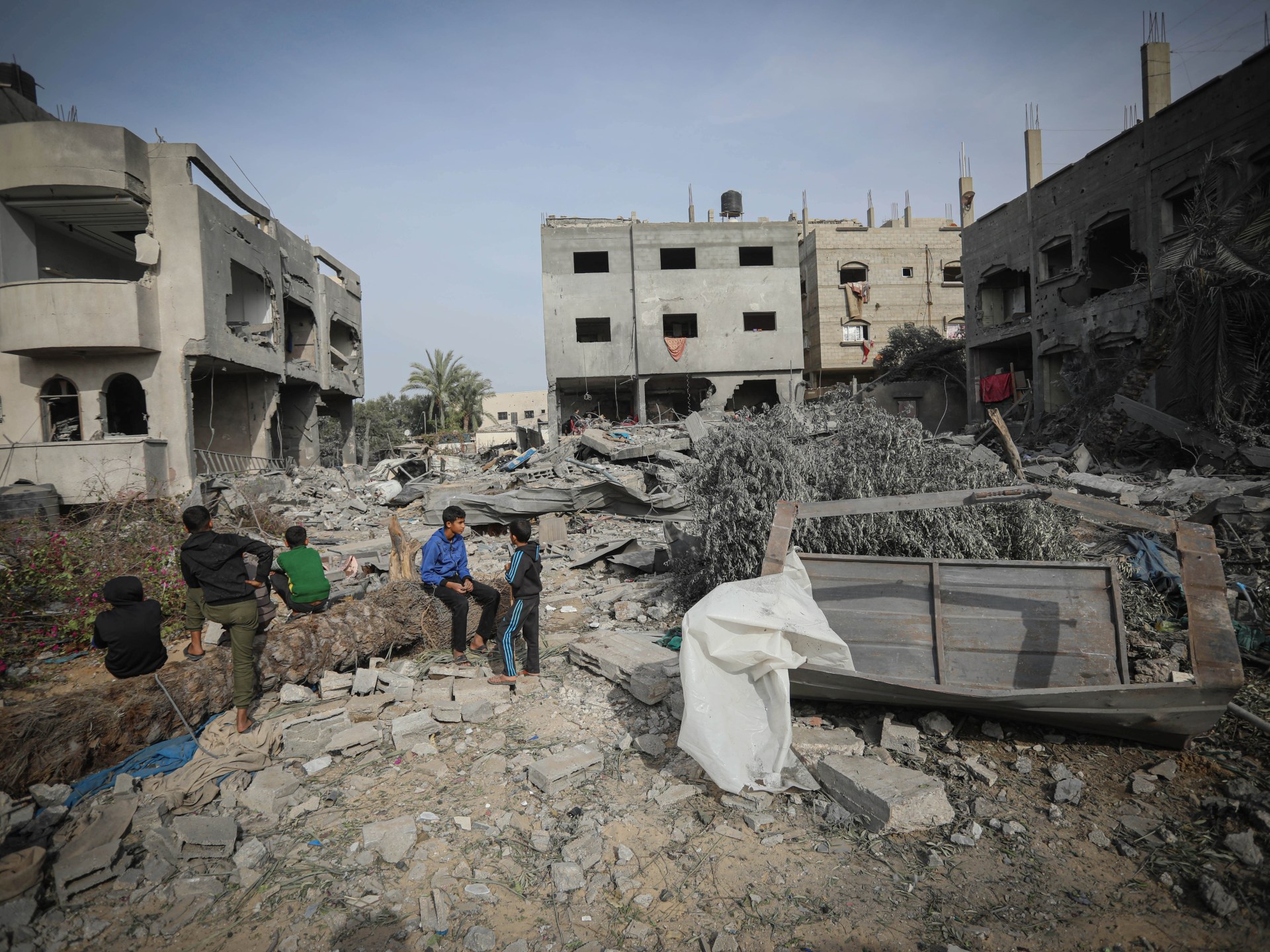 You are currently viewing ‘A hand here, a head there’: Israeli warplanes kill dozens in central Gaza | Israel-Palestine conflict News
