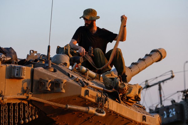 Анализ: Защо израелските военни искаха да сложат край на примирието в Газа и какво сега?