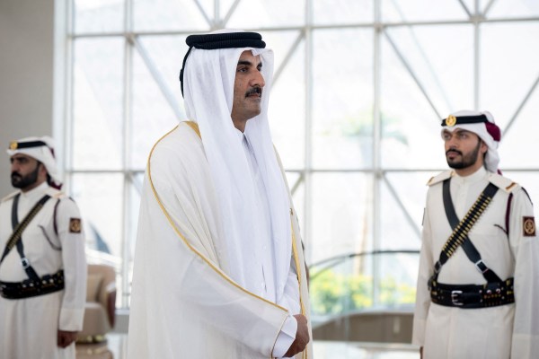 Емирът на Катар осъжда „геноцида“ в Газа, настоява за прекратяване на огъня на срещата на върха на GCC