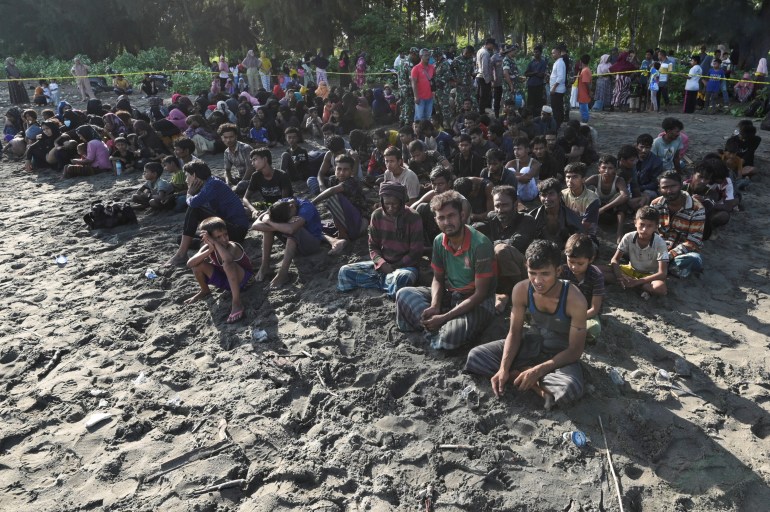 Κλιμακώνεται η ένταση καθώς δύο ακόμη σκάφη που μετέφεραν περισσότερους από 300 Ροχίνγκια έφτασαν στην Ινδονησία  Νέα για τους Ροχίνγκια