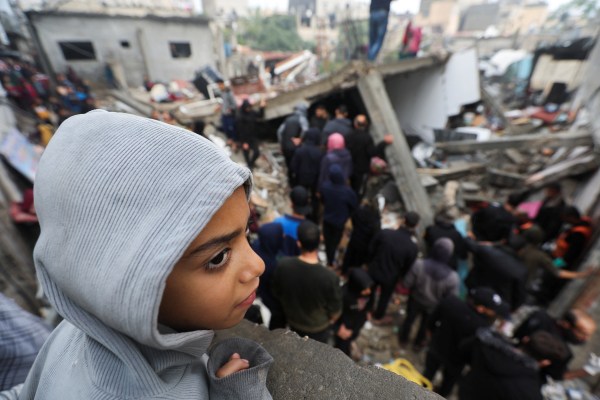 Съветът за сигурност на ООН се бори със забавянето на гласуването за примирие в Газа, Израел нарежда масови евакуации