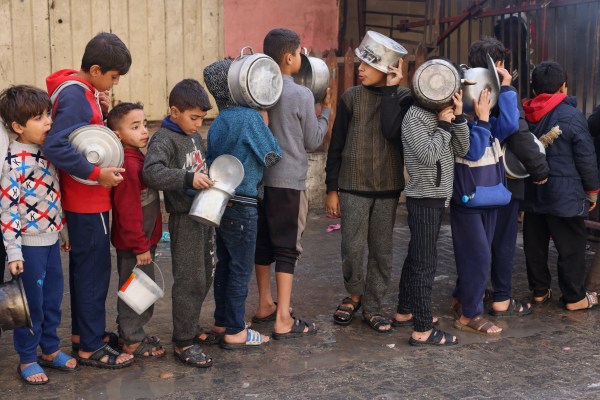 Международна неправителствена организация обвини Израел че използва глада като оръжие