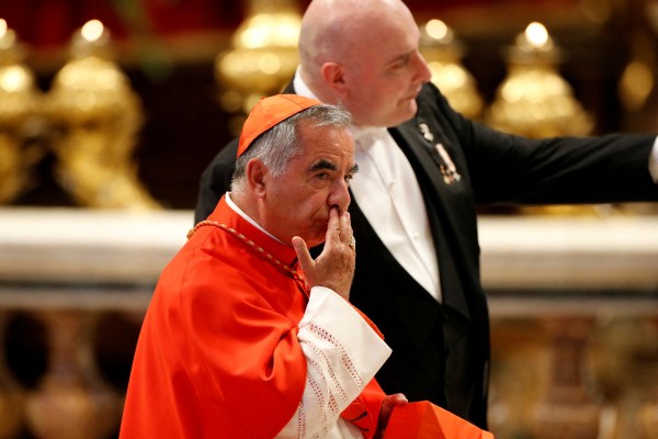 Кардинал и още девет очакват присъди в исторически процес за измама във Ватикана