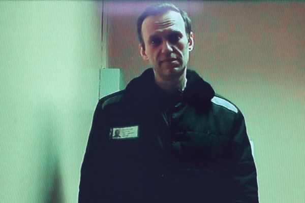 Затвореният руски опозиционен политик Алексей Навални потвърди, че е държан