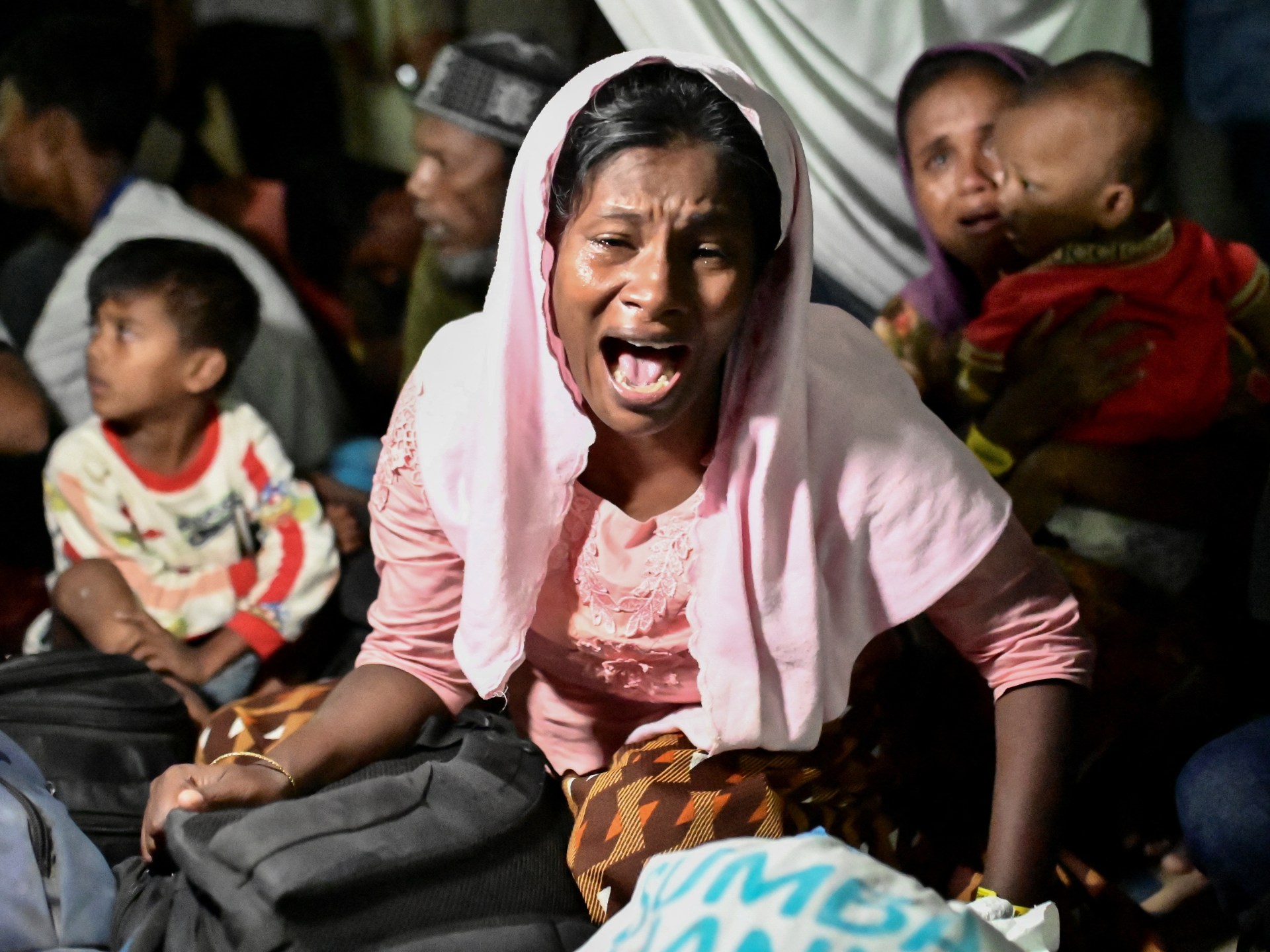 Indonesian students evict Rohingya from shelter demanding deportation | Rohingya News
