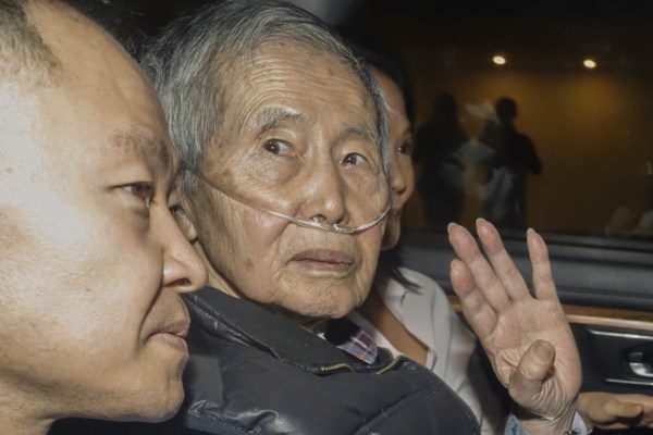 Бившият президент Алберто Фухимори беше освободен от затвора в Перу след 16 години