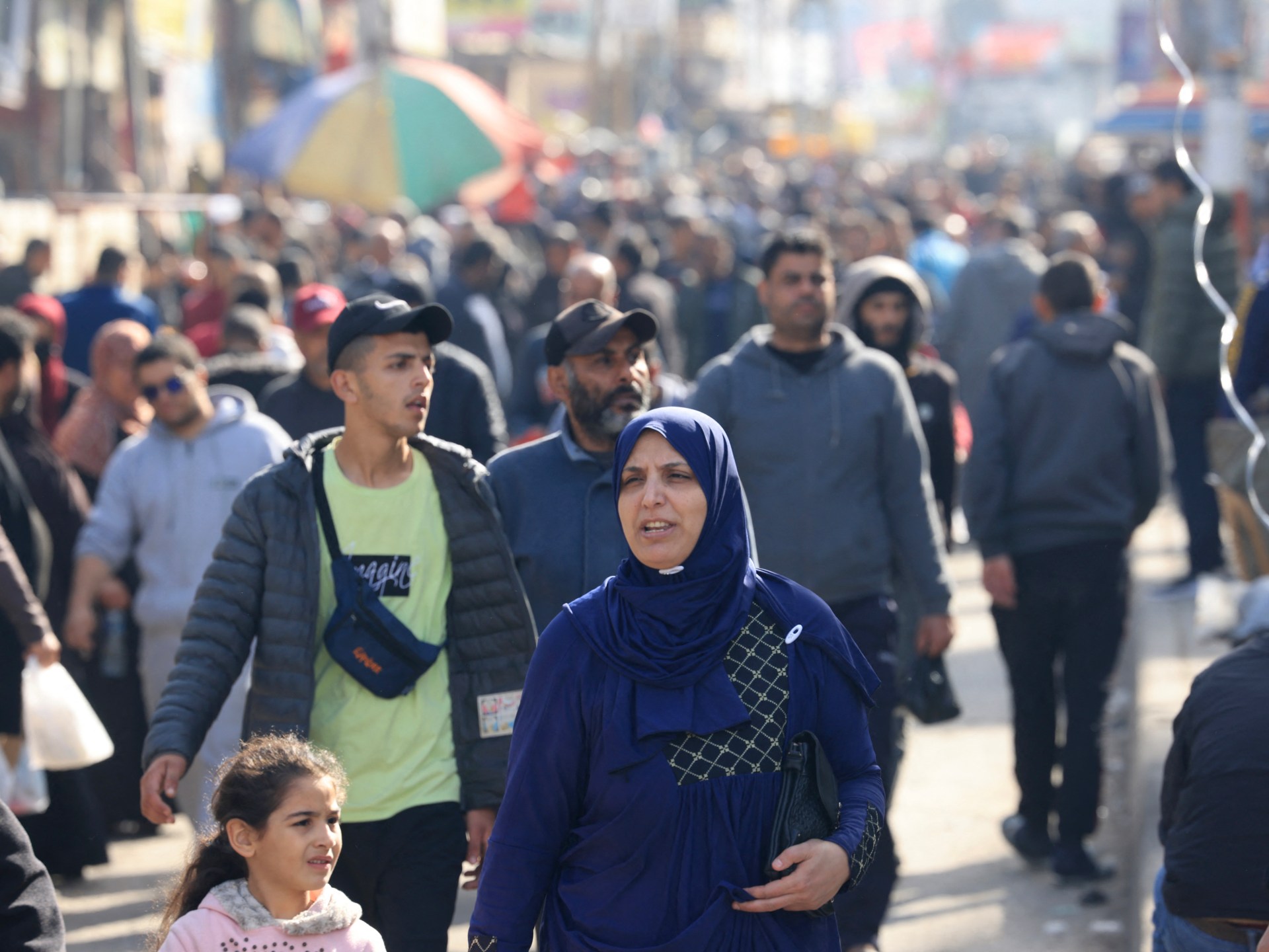 Palestinians displaced to south Gaza’s overcrowded areas living on streets | Israel-Palestine conflict News