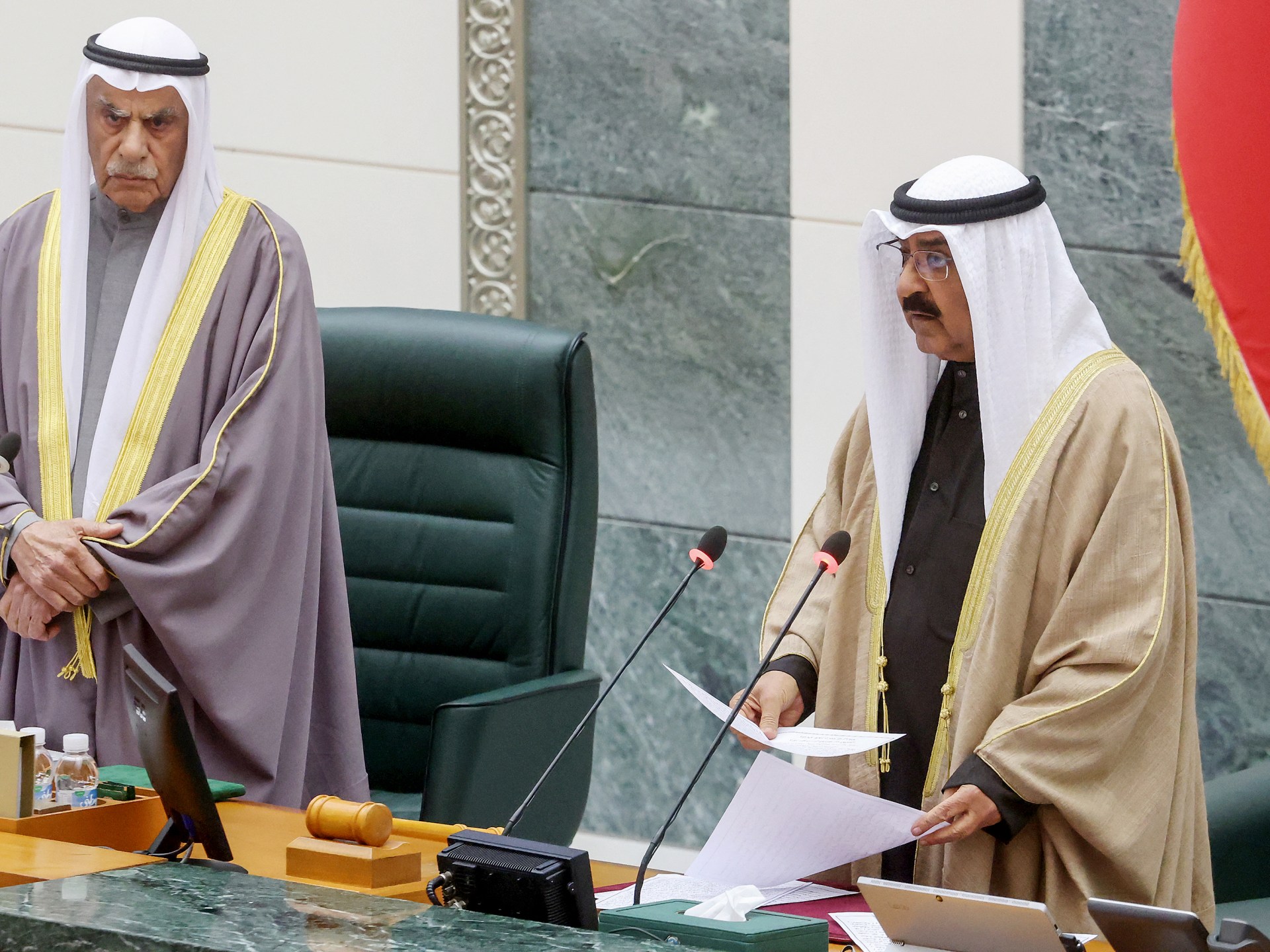 أمير الكويت الجديد الشيخ مشعل يؤدي القسم |  أخبار