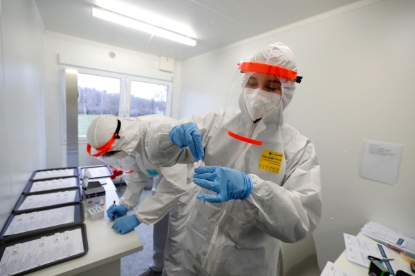 Нов щам на SARS CoV 2 вирусът който причини коронавирусната пандемия преди