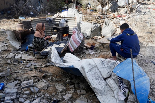 Бежански лагер Магази Ивицата Газа – Докато Имтитал майка на