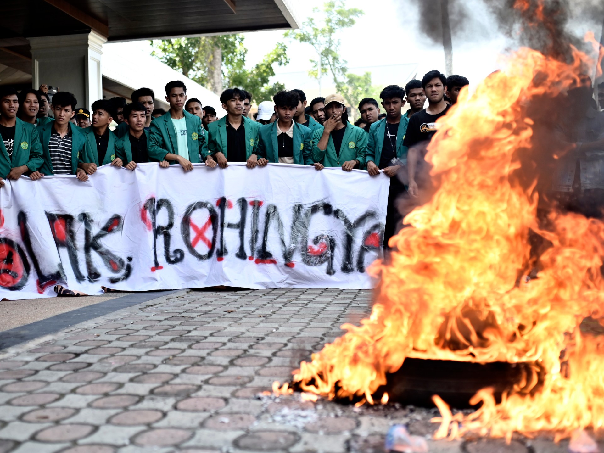 Indonesian students demand deportation of Rohingya refugees | Rohingya News