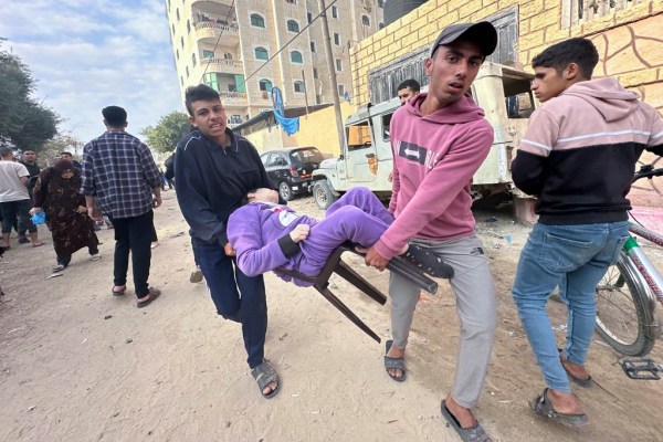 Десетки хора бяха убити, докато Израел извършва удари в Газа