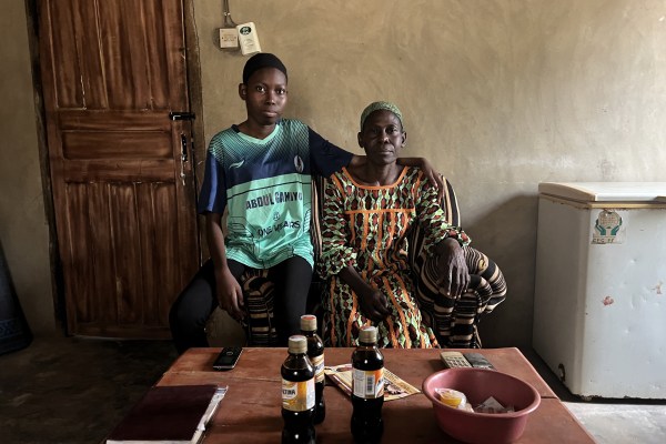 „Кръв срещу пари“: Пациентите, принудени да се обърнат към рекетьори в Нигерия