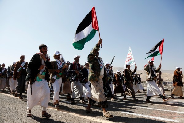 Свързаната с Иран йеменска хуси група обяви за нова ракетна атака