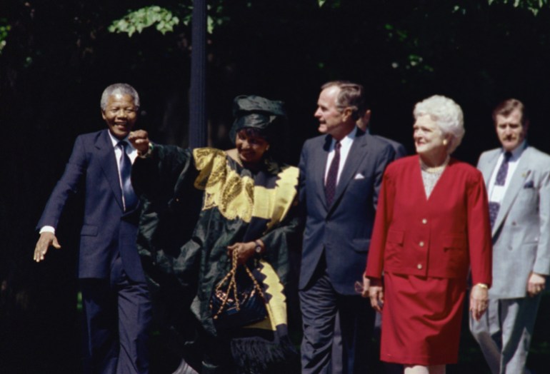 Bush invites Mandela to US, 1990
