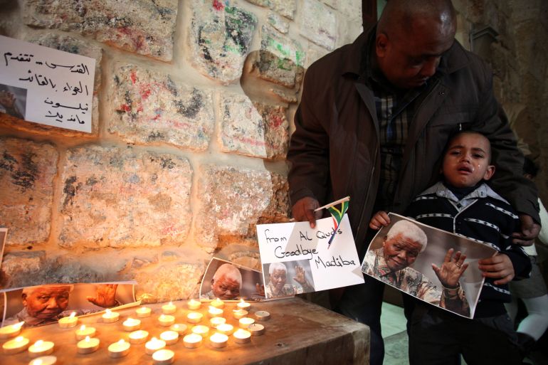 Palestinians mourn death of Mandela