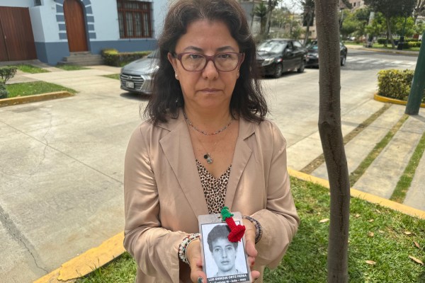 „Режим на безнаказаност“: Жертвите реагират на освобождаването на Фухимори от затвора в Перу