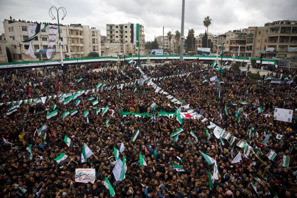 „Революцията ще продължи“: сирийските протестиращи обещават преди 2024 г.