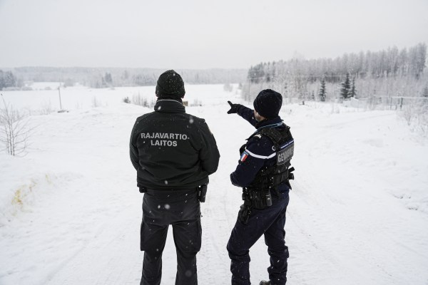 Финландия ще затвори отново цялата си граница с Русия