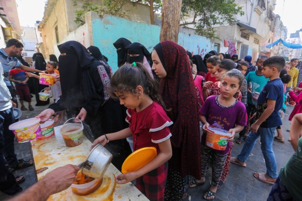 Агенцията на ООН казва, че 40 процента от населението на Газа е „изложено на риск от глад“