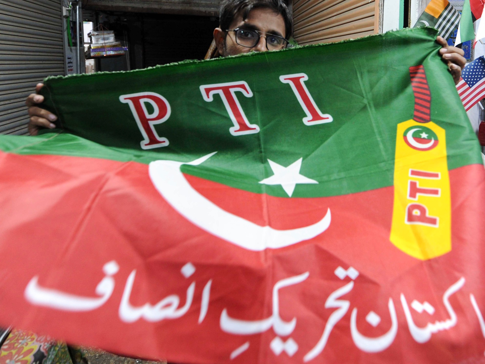 Un tribunal paquistaní devuelve el bate de críquet, símbolo electoral del ex primer ministro Imran Khan |  noticias de la corte