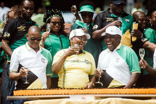 Бившите шефове на ANC Зума и Магашуле се обединяват преди изборите в Южна Африка