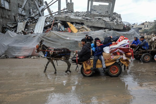 Централна Ивица Газа — Безмилостната израелска бомбардировка в бежанския лагер
