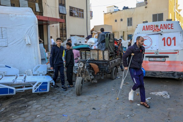 Спиране на тока в болница Ал-Акса в Газа, тъй като горивото свършва, бебета са изложени на висок риск