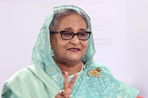 Хасина остава върховната жрица на династична демокрация в Бангладеш
