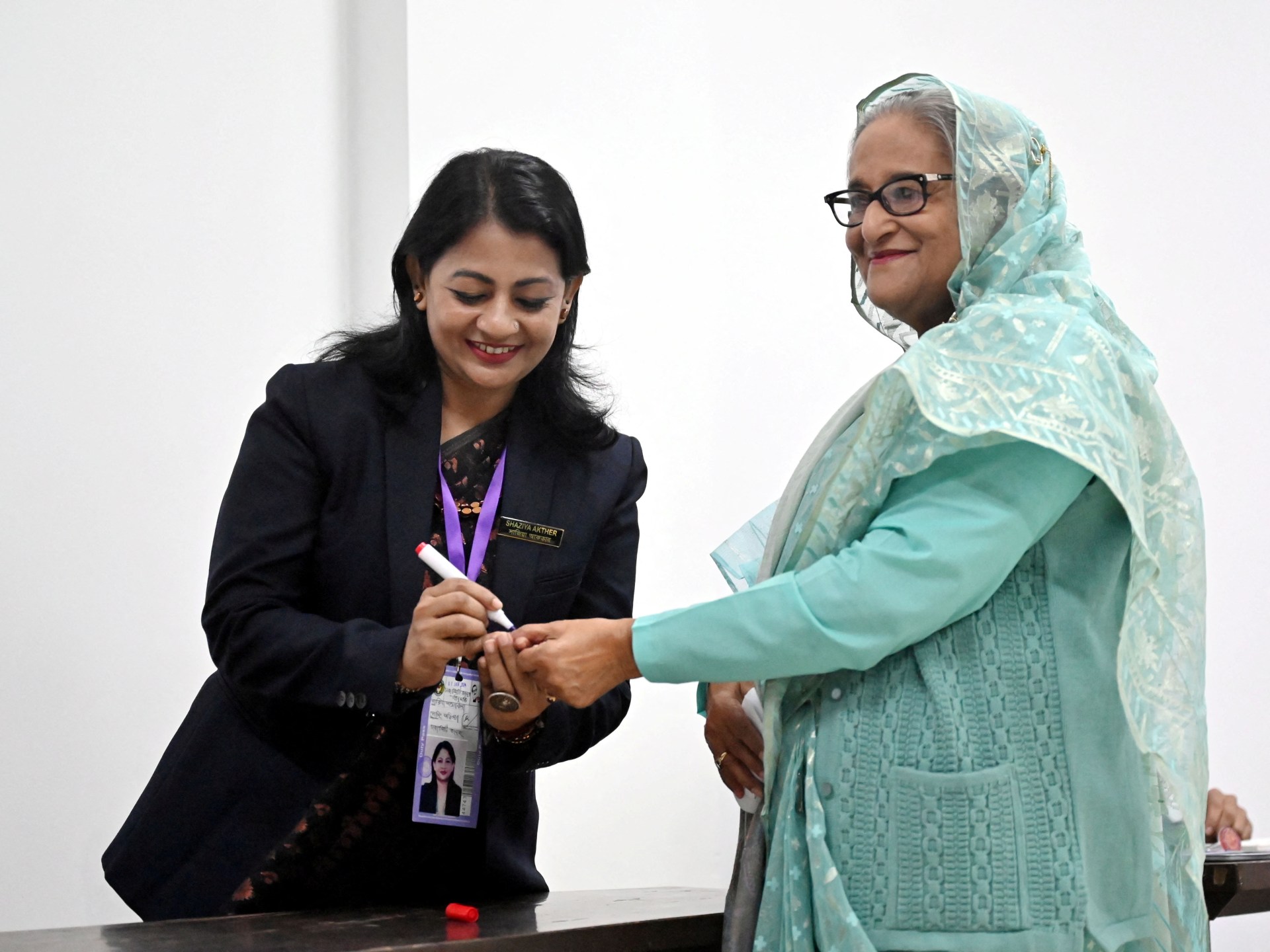 셰이크 하시나: 방글라데시의 민주주의 아이콘, 이제는 '권위주의' 방글라데시 총리 |  셰이크 하시나 뉴스