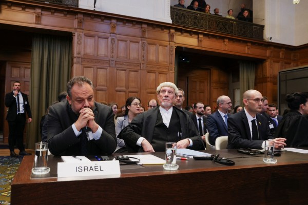 Израел отхвърли обвиненията в геноцид във войната в Газа на изслушването в ICJ