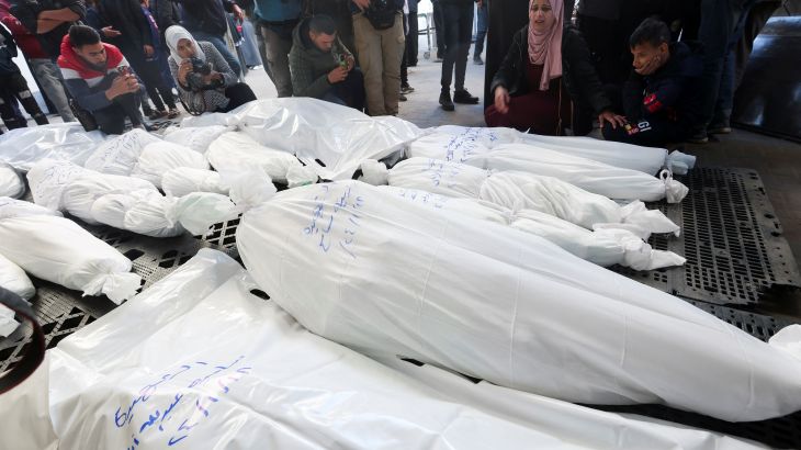 Mourners react next to the bodies of Palestinians killed in an Israeli strike, amid the ongoing conflict between Israel and the Palestinian Islamist group Hamas, in Rafah in the southern Gaza Strip, January 18, 2024. REUTERS/Ibraheem Abu Mustafa
