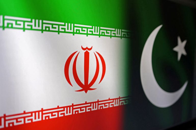 Bandiere iraniane e pakistane