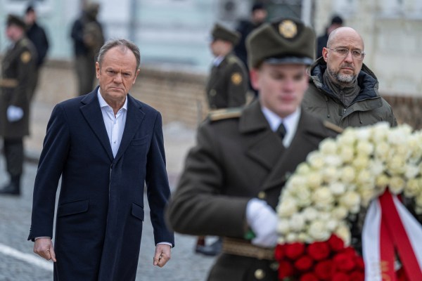 Премиерът на Полша Доналд Туск пристигна в съседна Украйна с