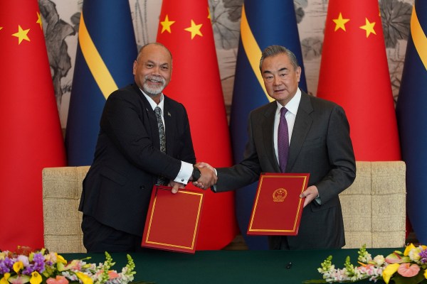 Китай и Науру официално се съгласиха да възобновят дипломатическите си