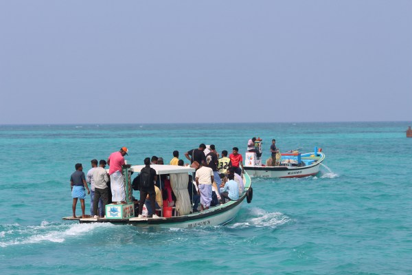 Остров Калпени Лакшадуип Индия — Седене на стол от тръстика