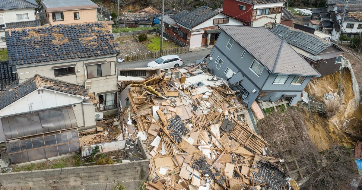 Nelle immagini: Gli effetti del devastante terremoto che ha colpito il Giappone  Notizie sul terremoto