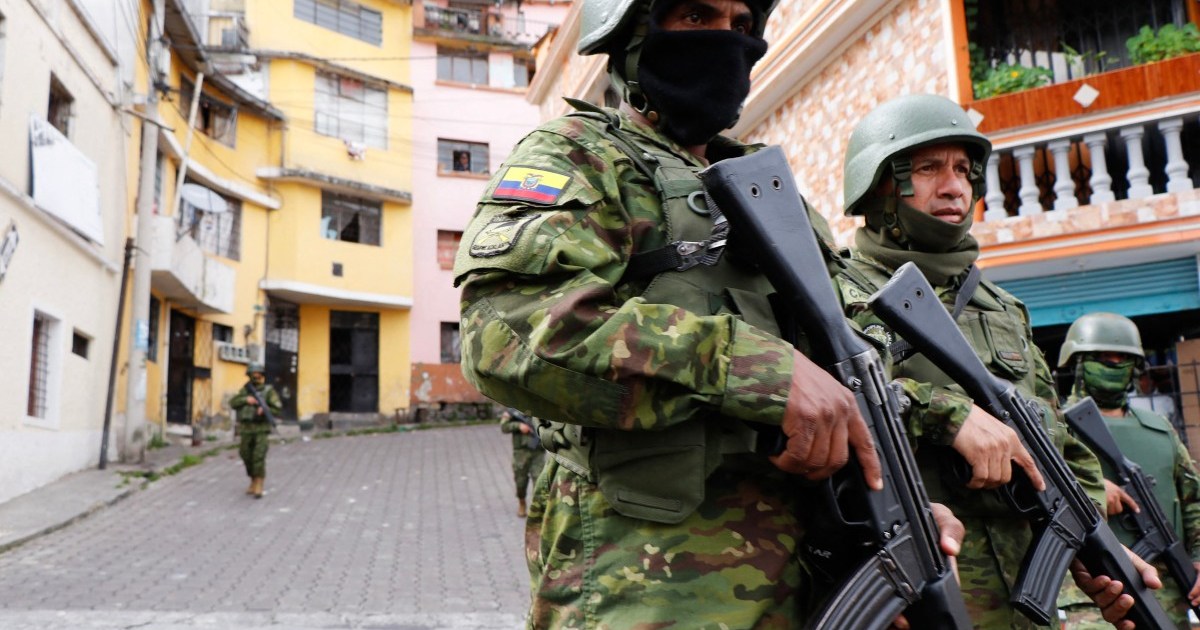 Ecuador ‘in state of war’ against drug cartels’ terror campaign | Drugs News