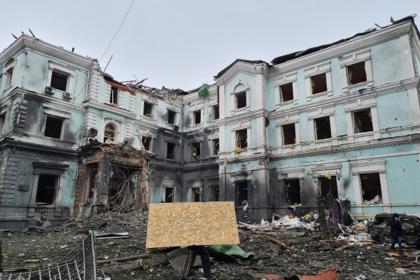 „Харков е техен приоритет“: Смъртоносни руски атаки удариха североизточната част на Украйна