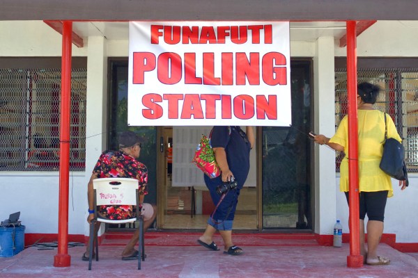 Протайванският лидер на Тувалу загуби мястото си в следените отблизо избори