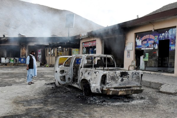 Най-малко 10 убити през нощта при нападение от бунтовници в Пакистан 