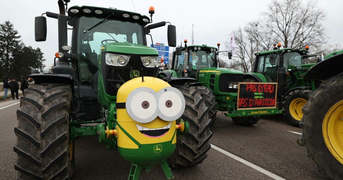 Thousands of protesting farmers have France’s government in a bind | Protests News