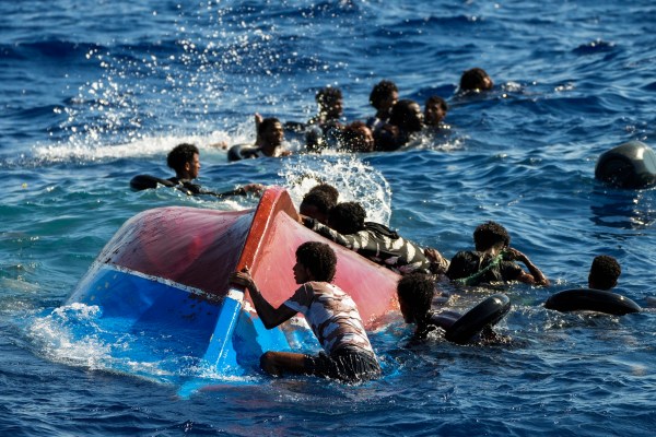 Тунис Тунис – Лодка за която се твърди че превозва