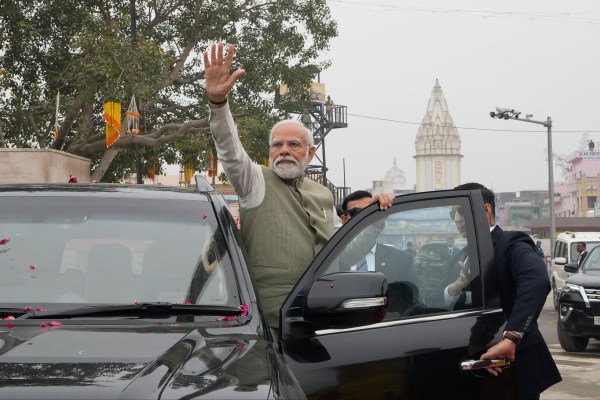 Като премиер, индийският Моди тайно се опита да намали значително държавните средства