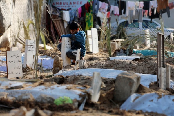 „Той диша“: Моите два часа под развалините на Газа след израелски удар