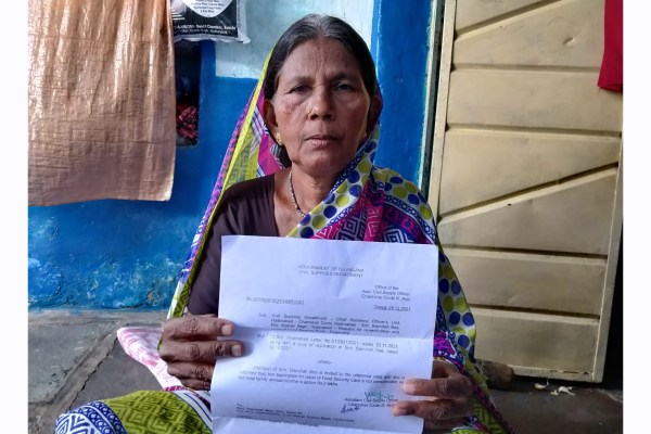 Как алгоритъм отказа храна на хиляди бедни в Телангана в Индия