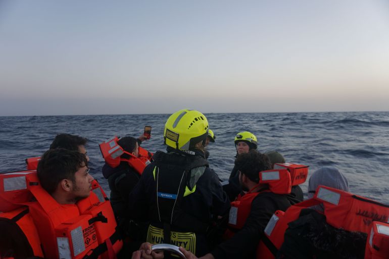 126 refugees rescued in the Mediterranean